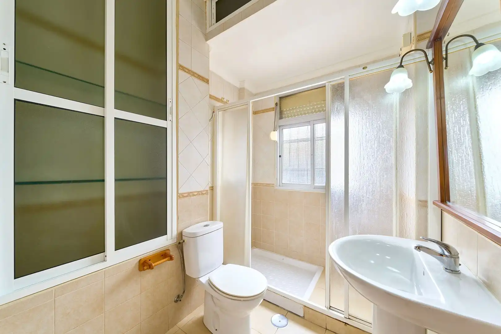Baño de Piso en venta en Málaga con Aire acondicionado