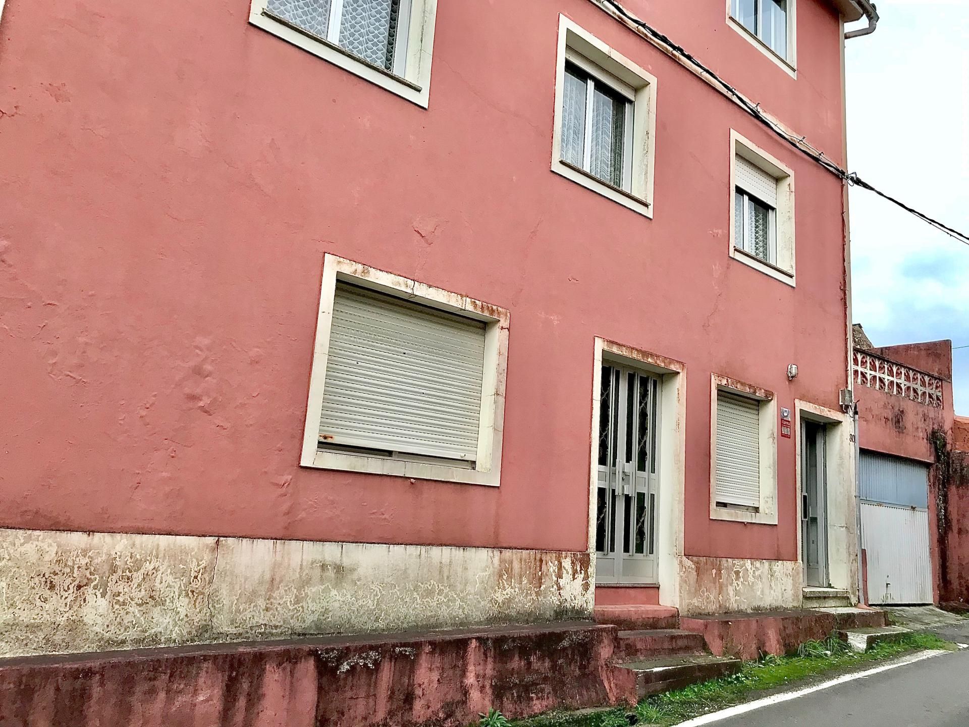 Vista exterior de Casa adosada en venda en Ribeira amb Calefacció i Terrassa