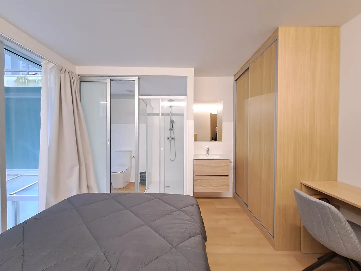 Dormitori de Apartament de lloguer en A Coruña Capital  amb Moblat