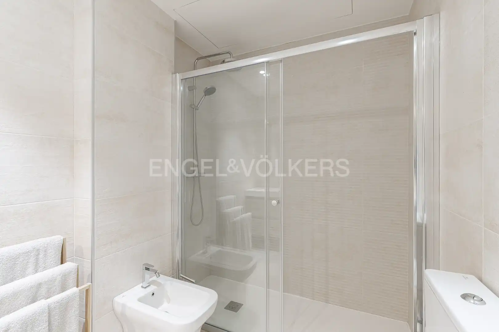 Bany de Apartament de lloguer en Boadilla del Monte amb Aire condicionat, Calefacció i Jardí privat