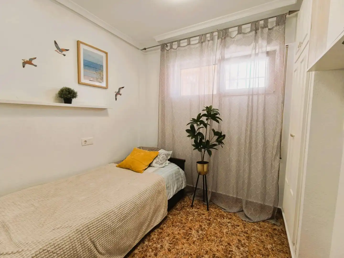 Bedroom of Apartments for sale in Cuenca  with Air Conditioner, Terrace and Furnished