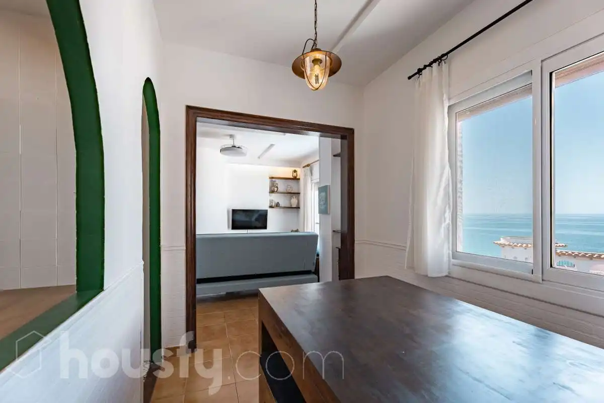 Sala de estar de Piso en venta en Sitges con Trastero, Amueblado y Piscina comunitaria