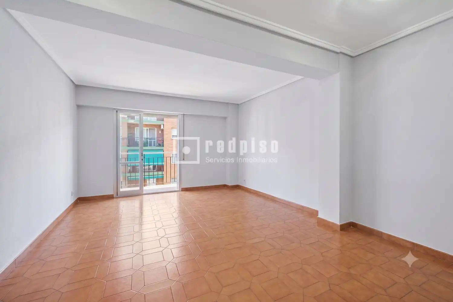 Habitación de Piso en venta en Valencia con Calefacción, Terraza y Amueblado