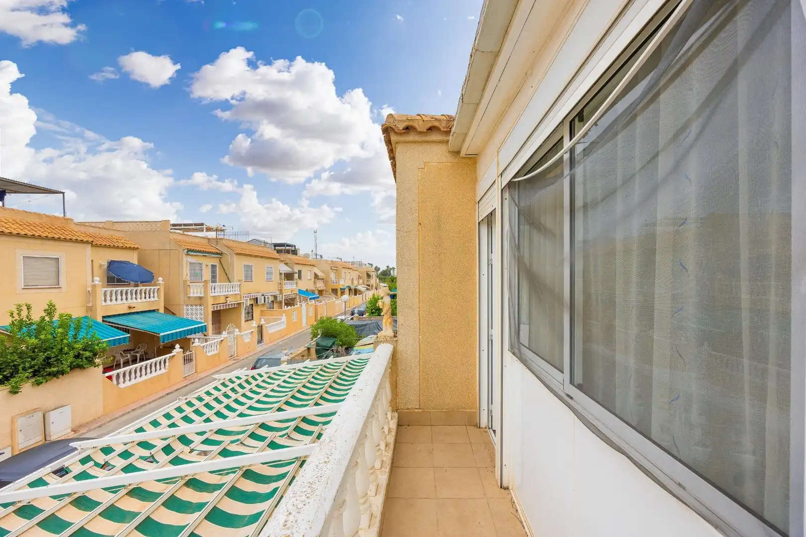 Terrassa de Casa o xalet en venda en Torrevieja amb Aire condicionat, Jardí privat i Piscina