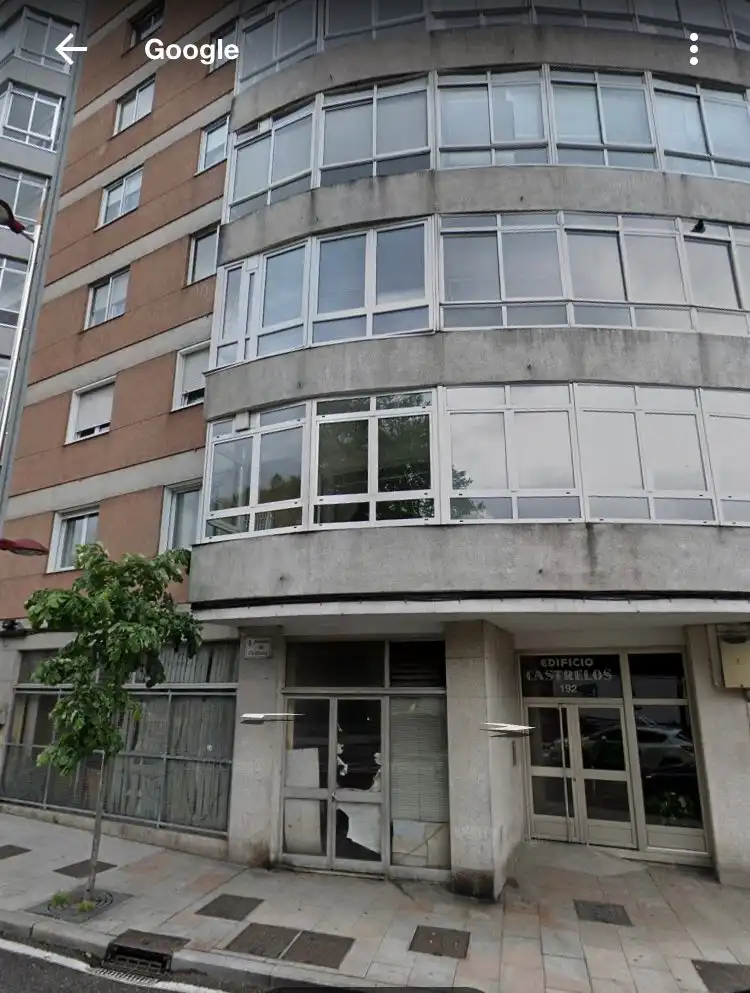 Vista exterior de Local en venta en Vigo 