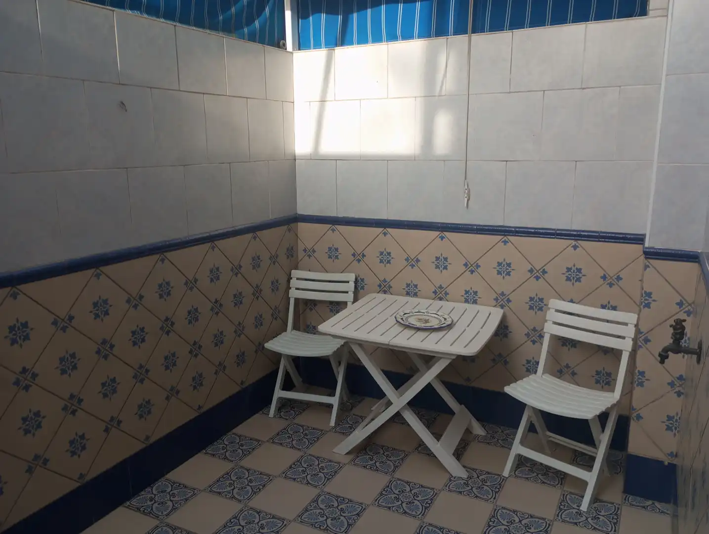 Terrasse von Einfamilien-Reihenhaus zur Miete in La Algaba mit Klimaanlage, Terrasse und Abstellraum