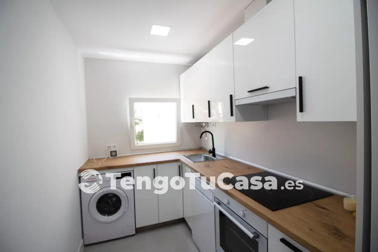 Kitchen of Flat for sale in Madrid  with Air Conditioner, Heating and Parquet flooring