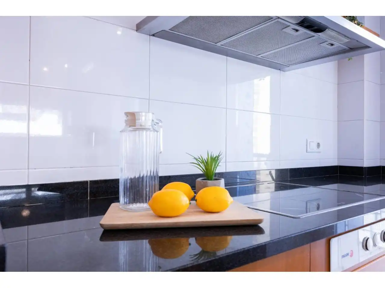 Kitchen of Flat for sale in Girona  with Air Conditioner, Heating and Parquet flooring