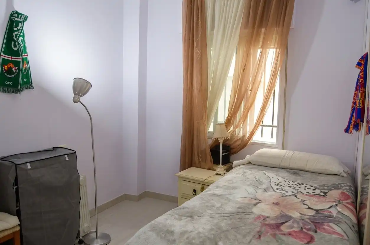 Habitación de Piso en venta en Cáceres con Aire acondicionado
