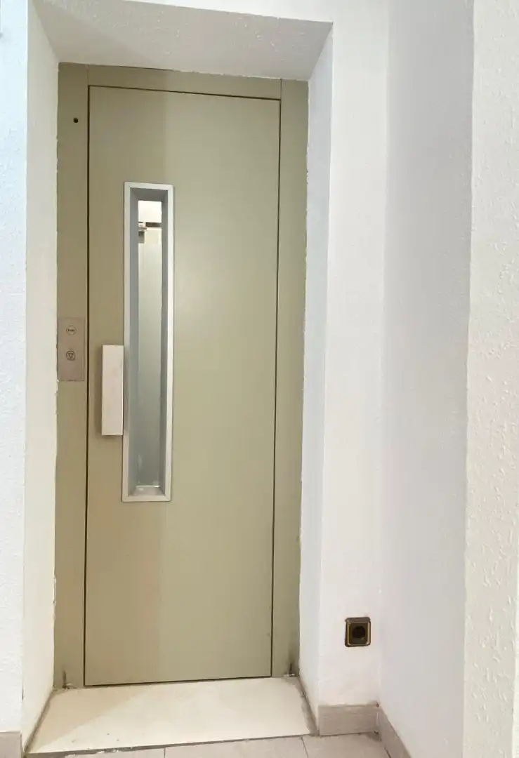 Wohnung zum Verkauf in L'Hospitalet de Llobregat mit Heizung, Abstellraum und Ofen
