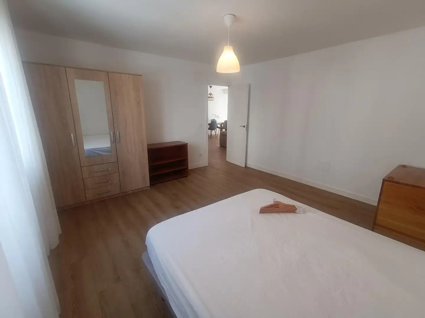 Schlafzimmer von Wohnung zur Miete in Santander mit Abstellraum, Möbliert und Balkon