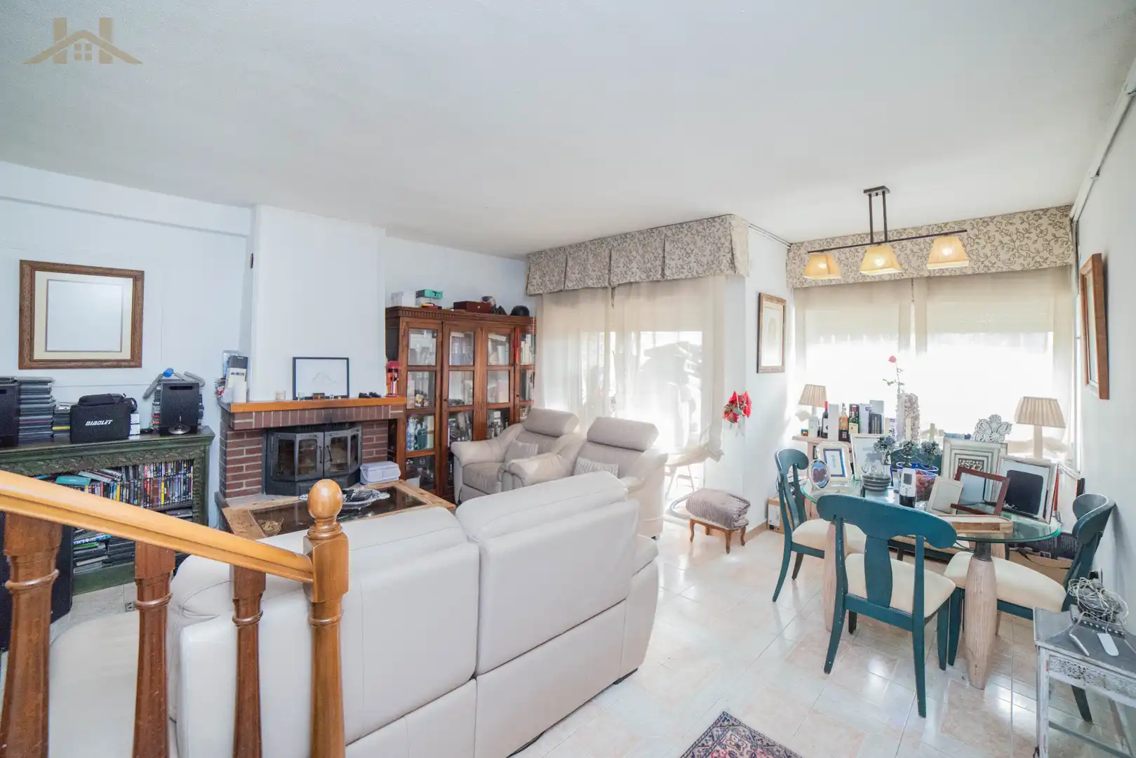 Wohnzimmer von Einfamilien-Reihenhaus zum Verkauf in Alpedrete mit Terrasse, Abstellraum und Gemeinschaftspool