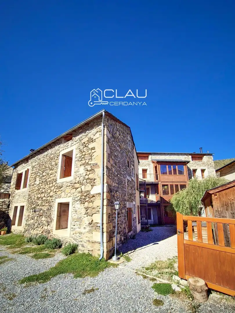Vista exterior de Dúplex de alquiler en Latour - de - Carol con Calefacción, Parquet y Terraza