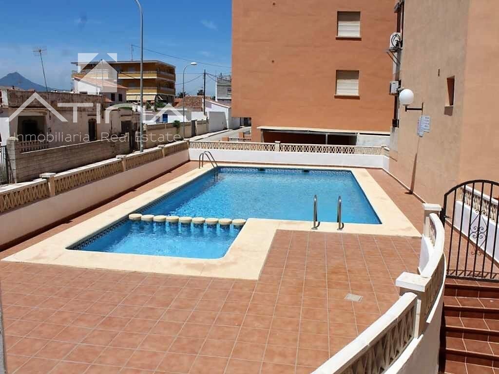 Piscina de Estudio en venta en Daimús con Piscina comunitaria