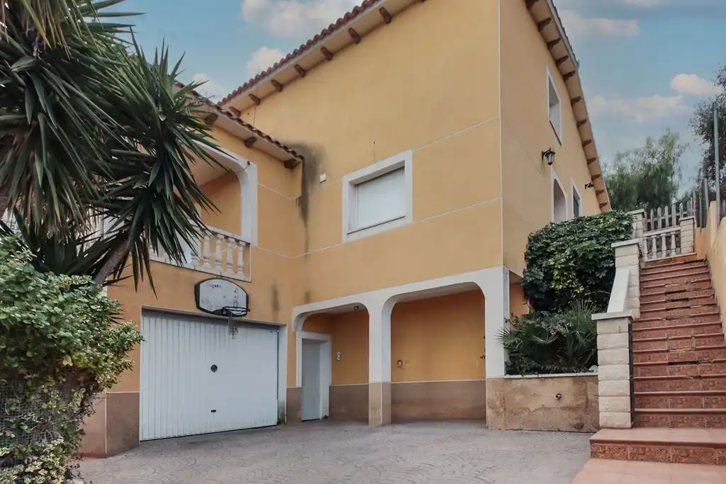 Exterior view of Houses for sale in El Vendrell