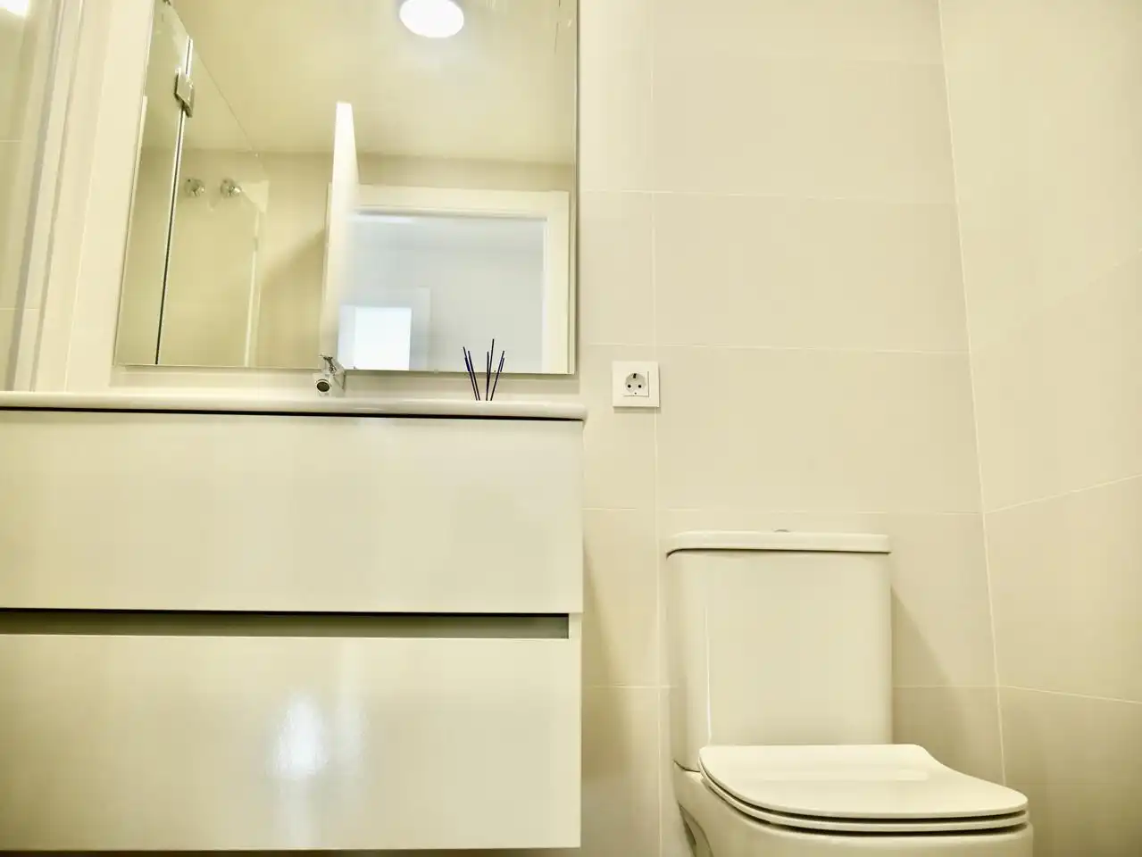 Flat for rent in Ángel Ojeda Avilés, Entrenúcleos
