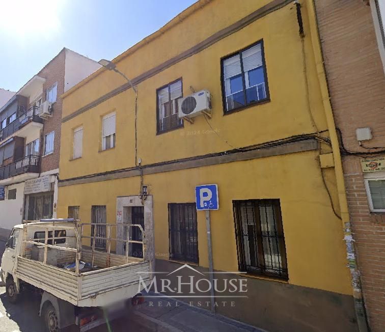 Exterior view of Planta baja for sale in  Madrid Capital  with Terrace