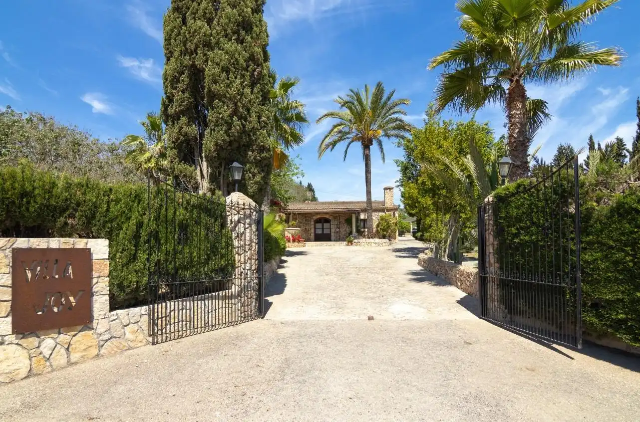Casa rústica amb piscina en venda a Llubí, imagen 12