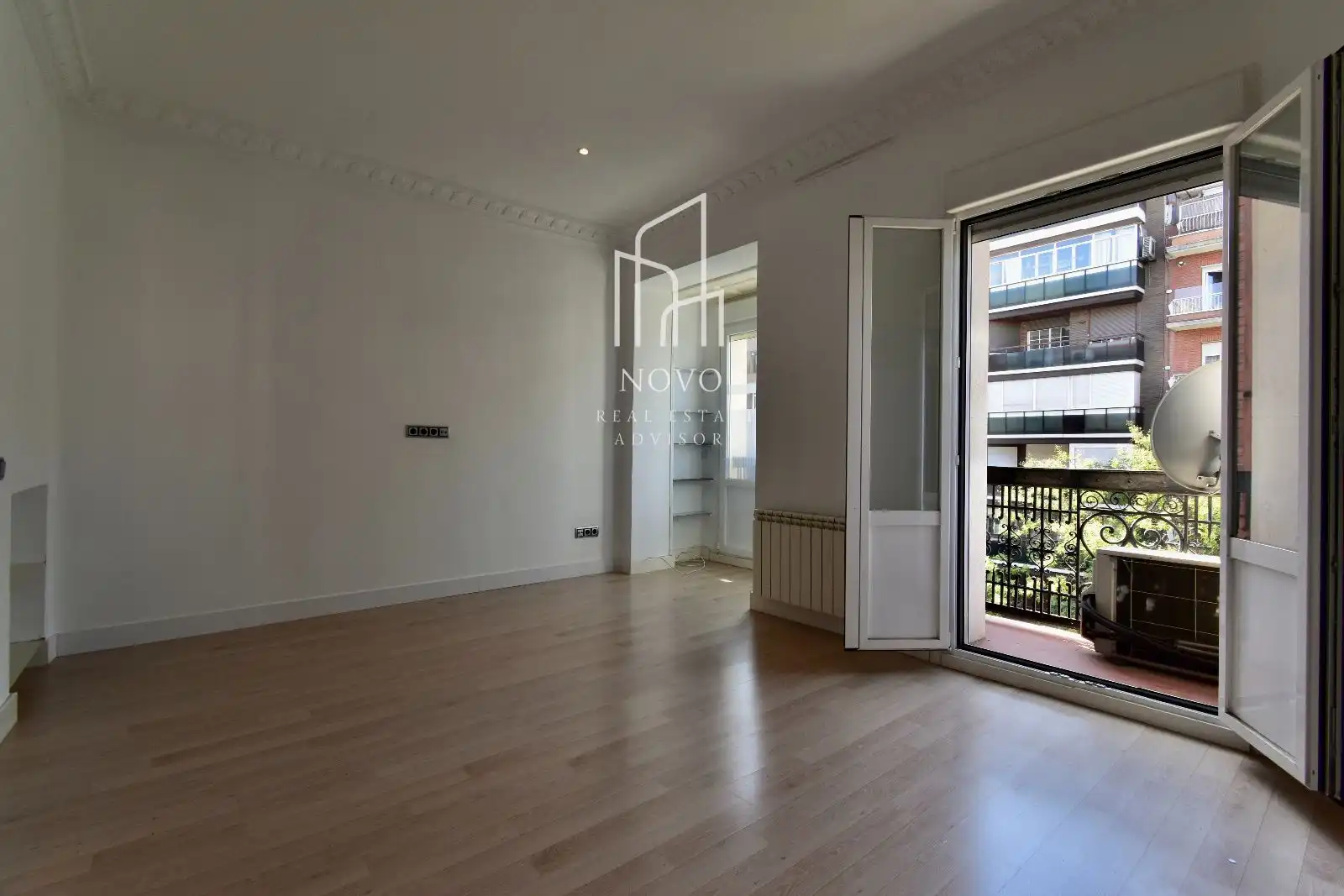 Schlafzimmer von Wohnung zur Miete in Madrid mit Klimaanlage, Heizung und Terrasse