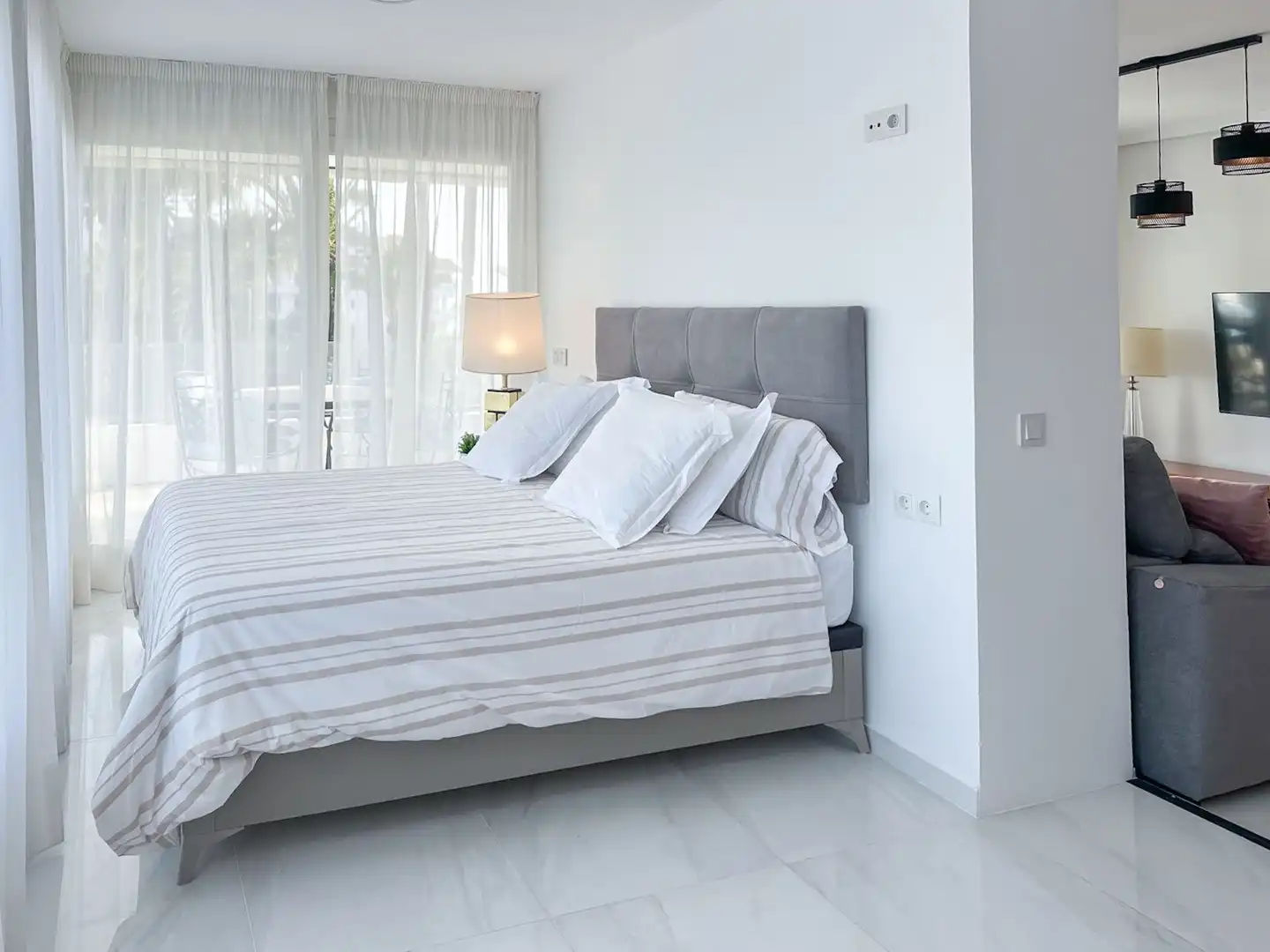 Habitación de Apartamento de alquiler en Marbella con Calefacción, Jardín privado y Amueblado