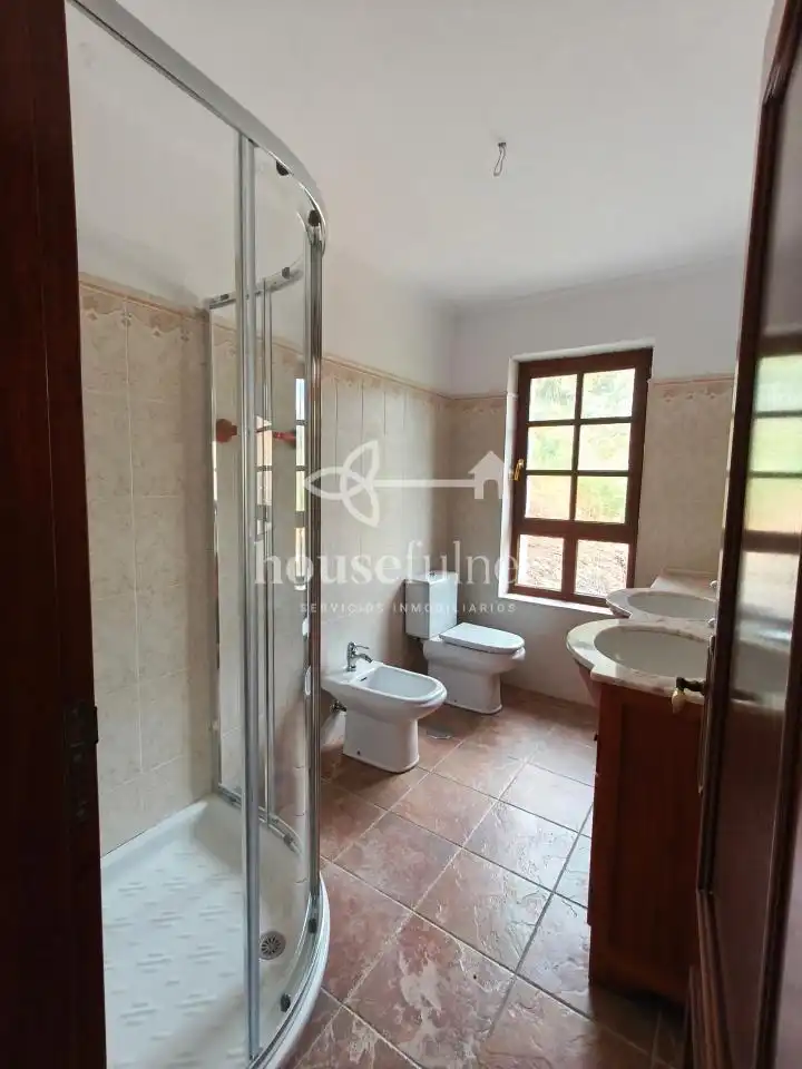 Baño de Casa o chalet en venta en Cedeira con Calefacción y Jardín privado