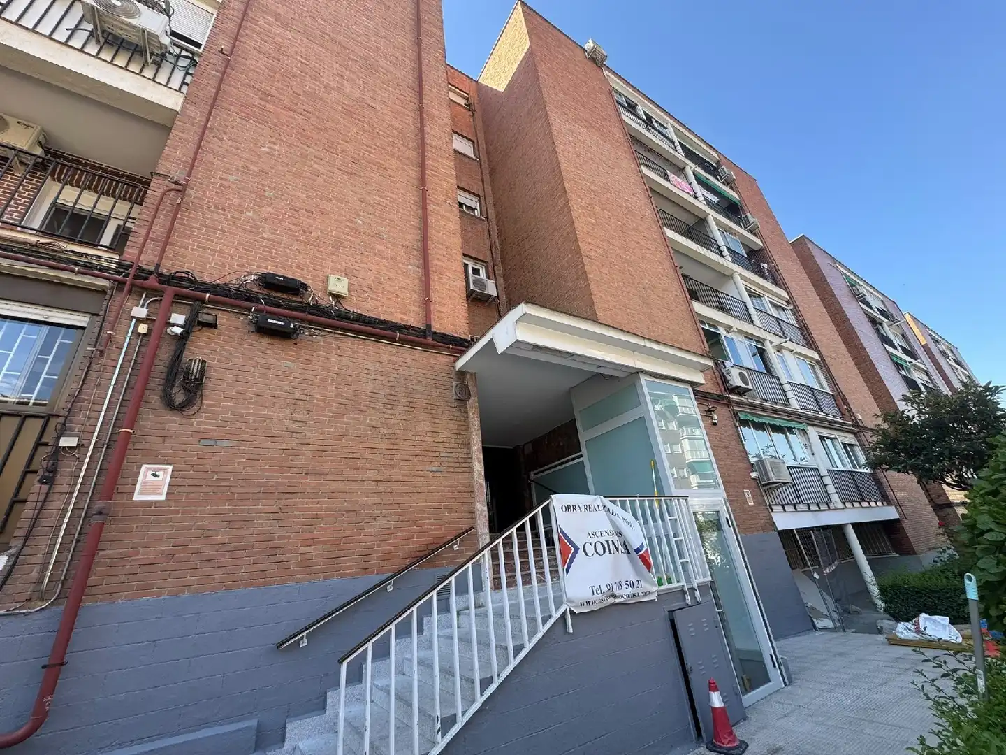 Flat with lift for sale in C/ Montejurra