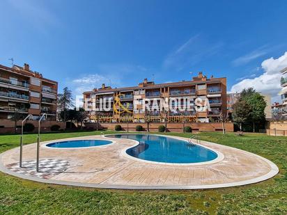 Vista exterior de Àtic en venda en Sant Cugat del Vallès amb Calefacció, Terrassa i Traster