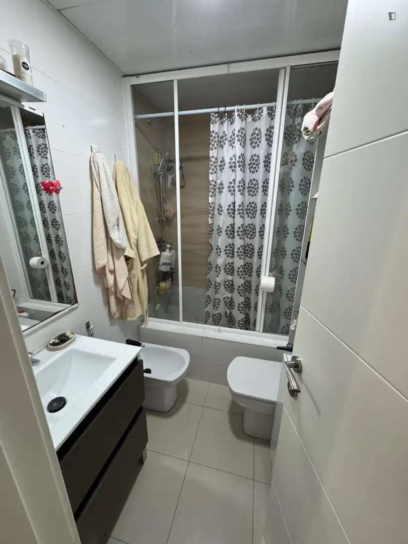 Baño de Apartamento para compartir en La Florida - Les Planes