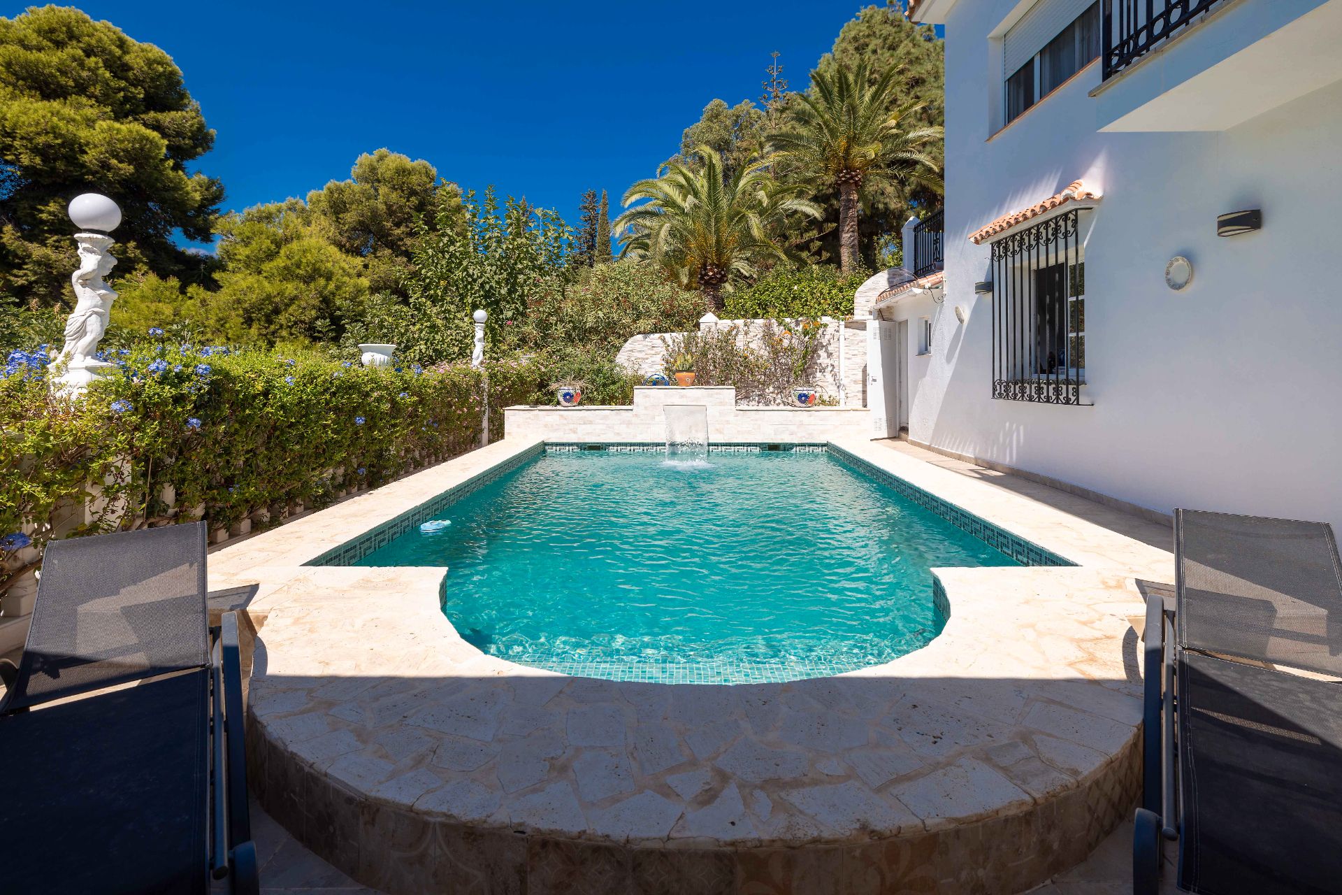 Swimming pool of House or chalet for sale in Málaga Capital  with Private garden, Swimming Pool and Alarm