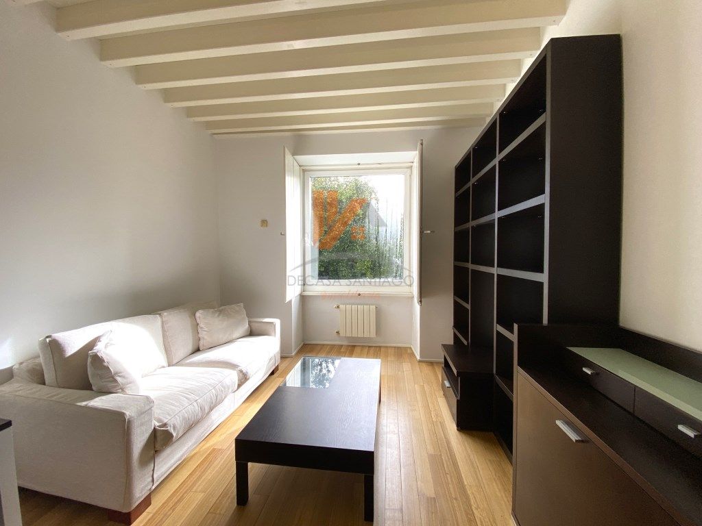 Living room of Apartment for sale in Santiago de Compostela   with Private garden, Furnished and Oven