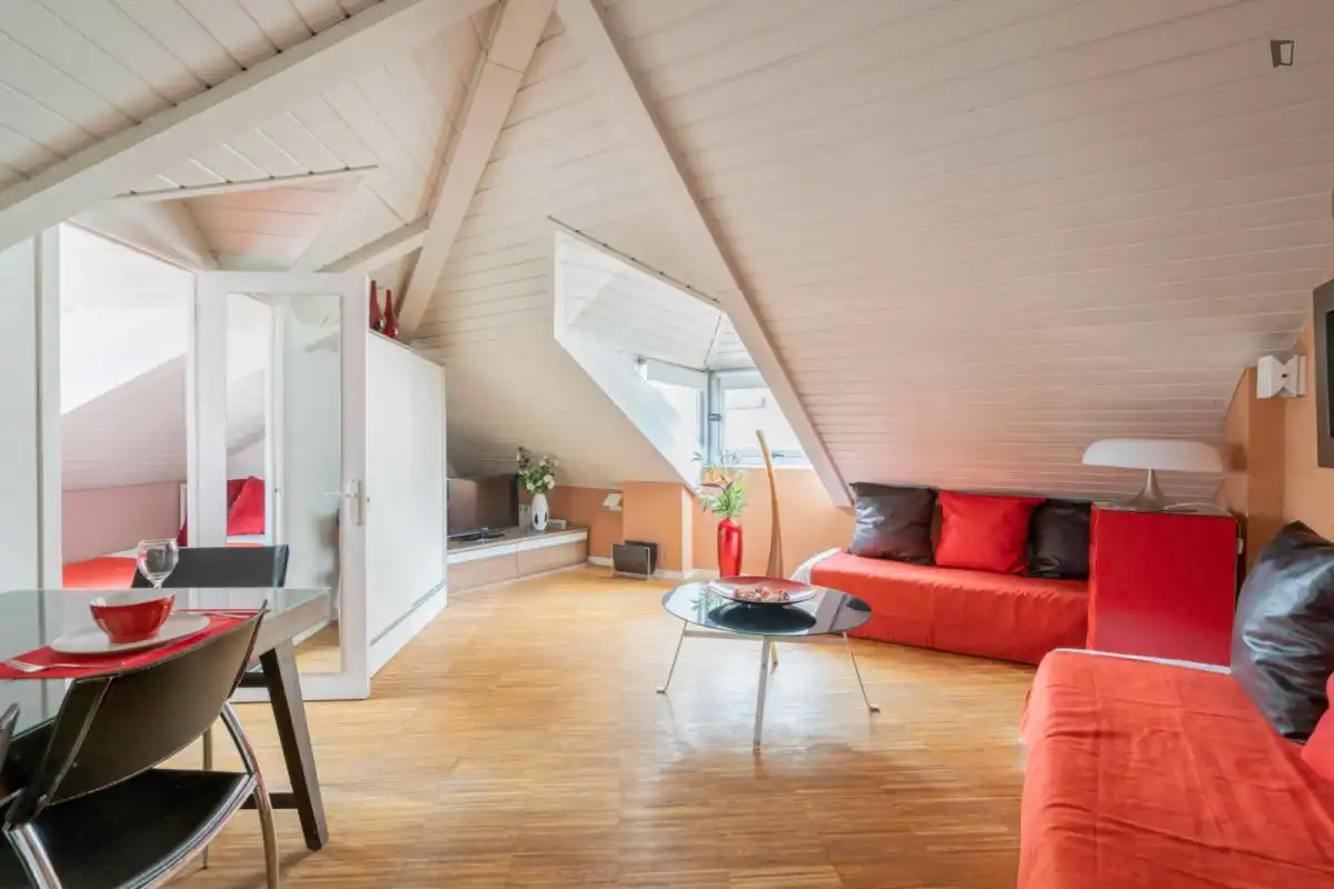 Appartement compact avec ascenseur à louer à Centro