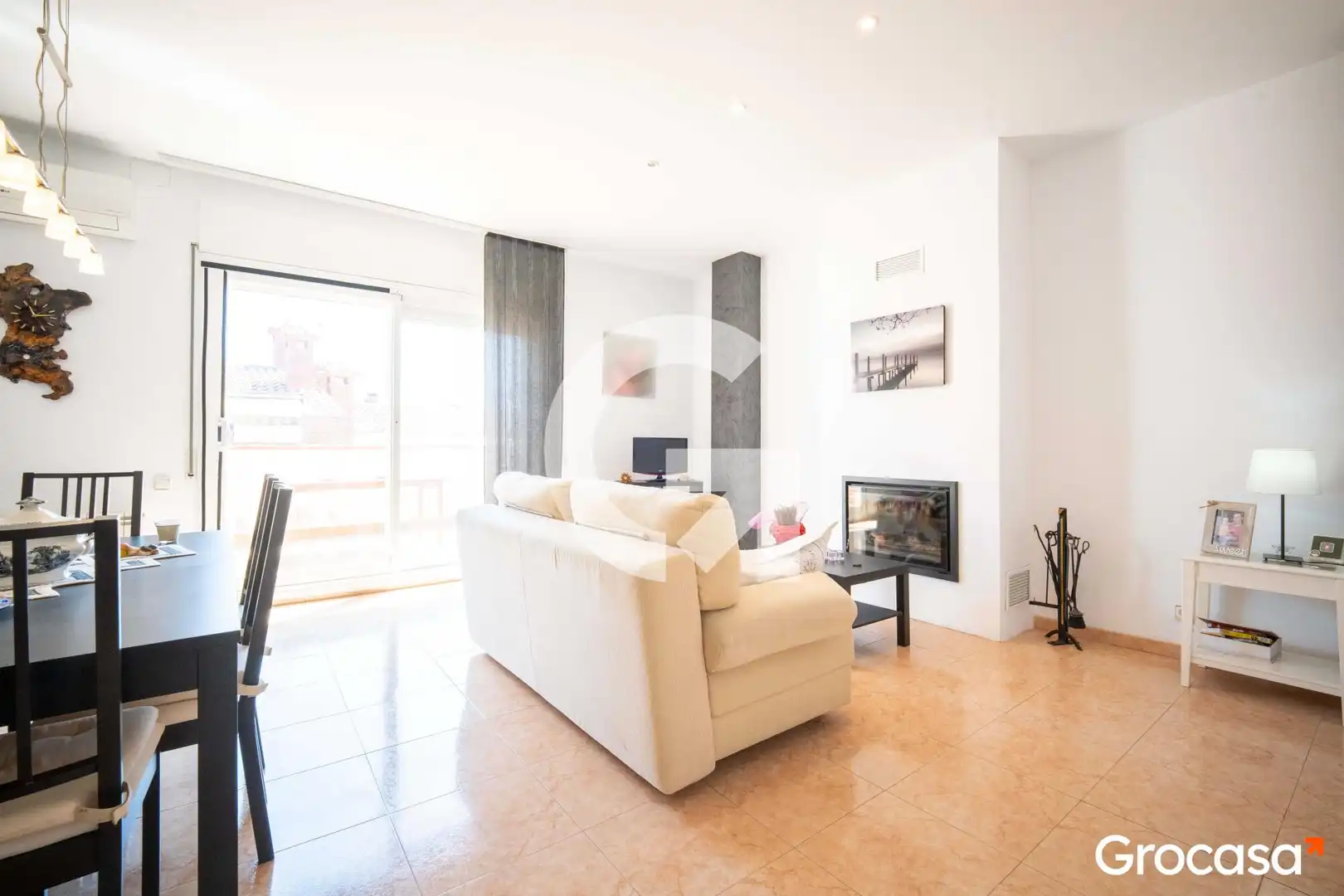 Sala de estar de Casa adosada en venta en Mataró con Aire acondicionado, Calefacción y Jardín privado