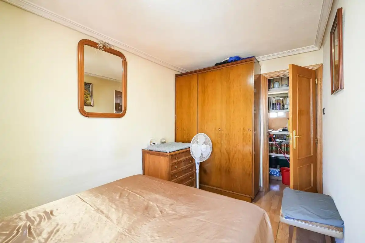 Bedroom of Flat for sale in Madrid  with Air Conditioner, Heating and Furnished