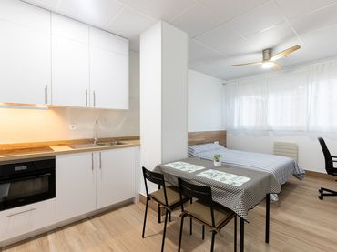 Estudio con ascensor en alquiler en Calle de San Manuel 3