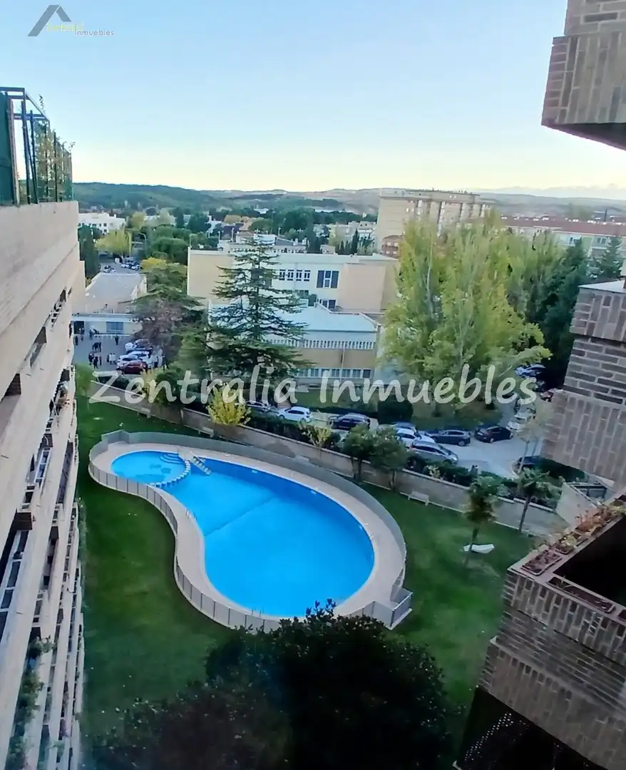 Piscina de Àtic en venda en Zaragoza amb Terrassa, Traster i Piscina comunitària