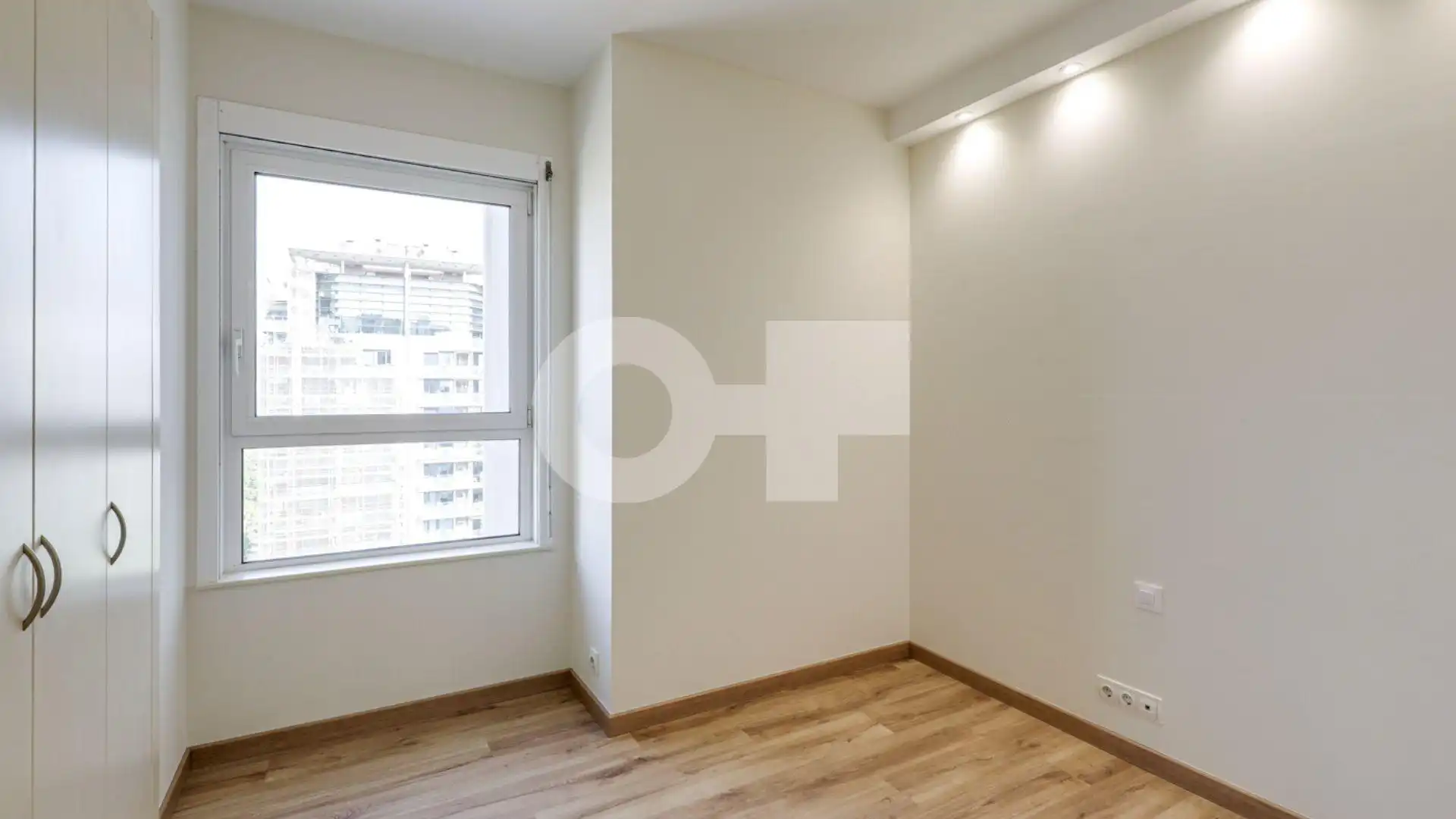 Schlafzimmer von Wohnungen zum Verkauf in Barcelona mit Heizung, Terrasse und Abstellraum