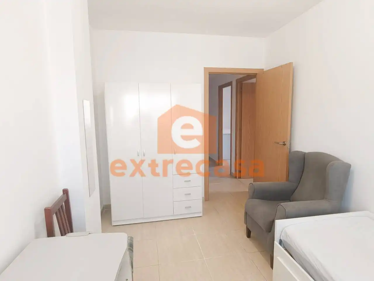 Schlafzimmer von Wohnung zur Miete in Badajoz mit Möbliert