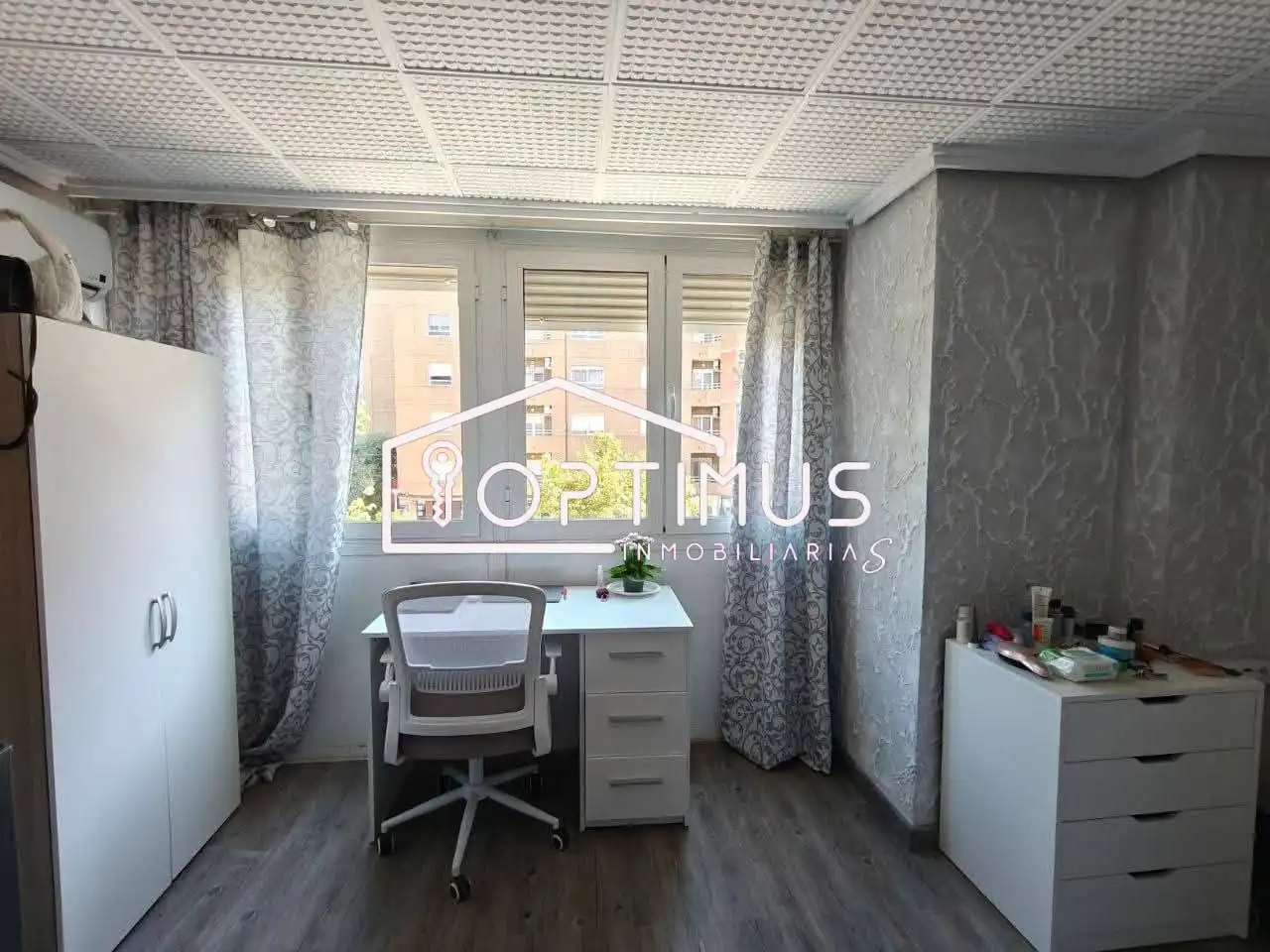 Habitación de Apartamento en venta en Xirivella con Aire acondicionado, Amueblado y Horno