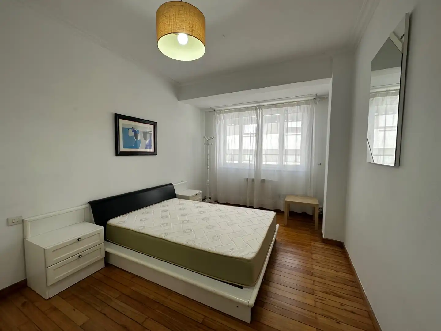 Habitación de Piso de alquiler en Santiago de Compostela  con Calefacción, Parquet y Amueblado