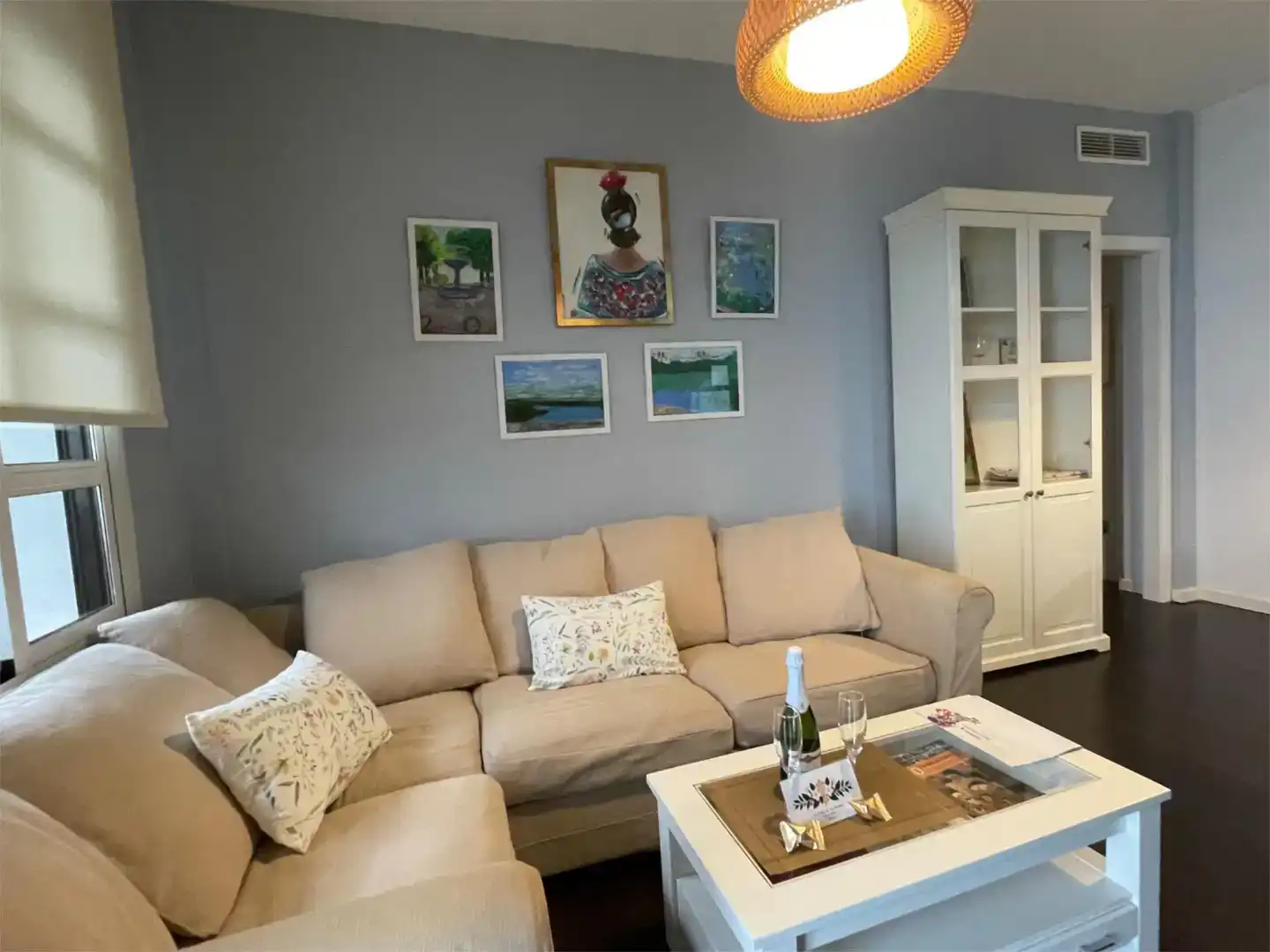 Living room of Flat for rent in Córdoba  with Air Conditioner, Private garden and Parquet flooring