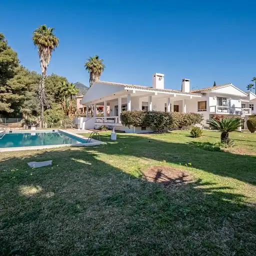 Xalet amb piscina en venda a San Pedro de Alcántara