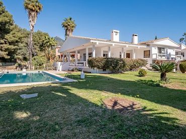 Xalet amb piscina en venda a San Pedro de Alcántara
