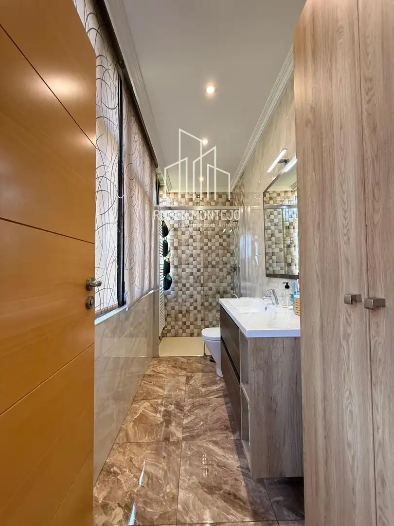 Badezimmer von Einfamilien-Reihenhaus zur Miete in Salamanca mit Heizung, Terrasse und Abstellraum
