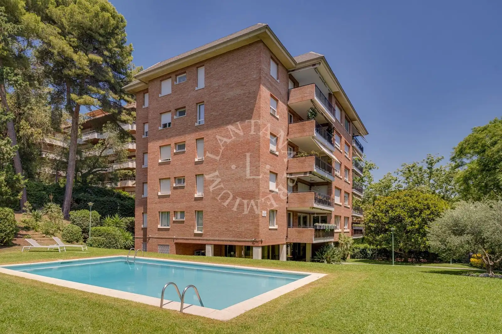 Appartement avec piscine à vendre à de Bosch i Gimpera, imagen 2