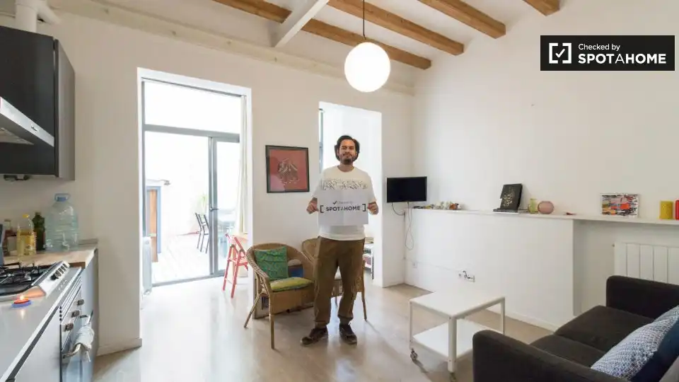 Flat with terrace to rent in Gràcia, imagen 2