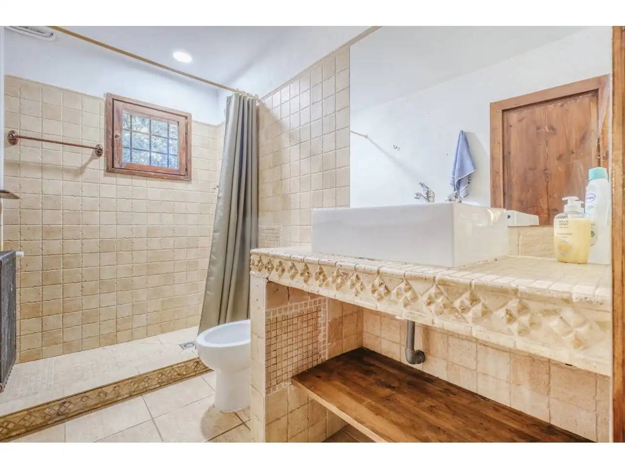 Bany de Casa o xalet en venda en Sant Quirze Safaja amb Calefacció, Jardí privat i Piscina