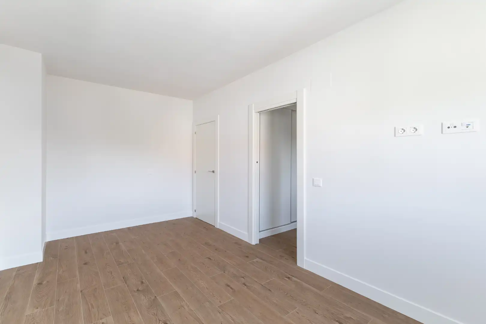 Dormitori de Casa adosada en venda en Villanueva del Pardillo amb Aire condicionat, Jardí privat i Terrassa