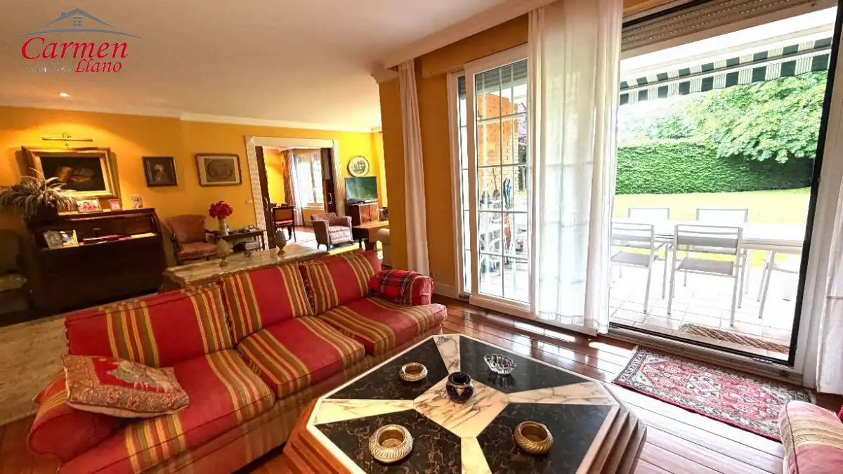 Living room of Detached homes for sale in Getxo   with Heating, Private garden and Storage room