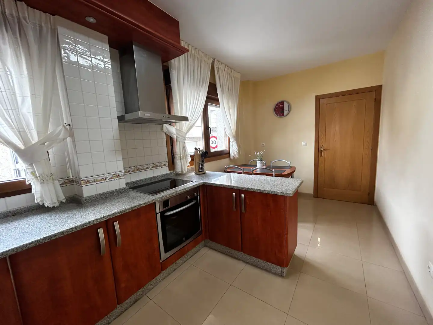 Cocina de Casa o chalet en venta en Vilagarcía de Arousa con Calefacción, Jardín privado y Parquet