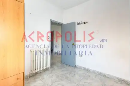 Dormitori de Pis en venda en Zamora Capital  amb Calefacció